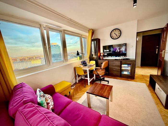 Super Apartment YELLOW 2x Metro fast Wifi 1 Gbs Netflix Panorama Miasta