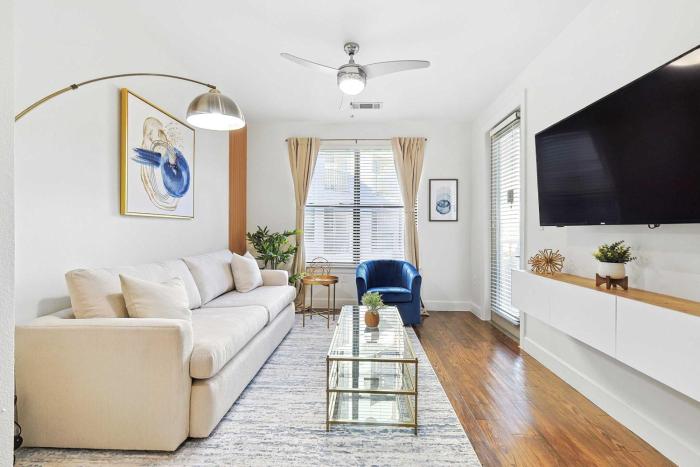 Big and Spacious 1B with Pool Near Toyota HQ The Star Legacy West