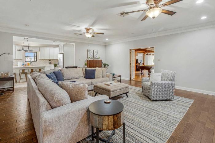 Modern Spacious 3 Bedroom Home