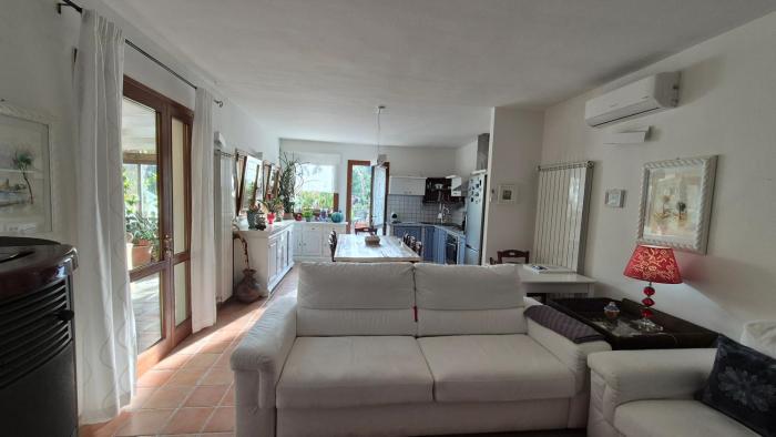 Elba-bella casa in Campagna, meraviglioso giardino, animali ammessi