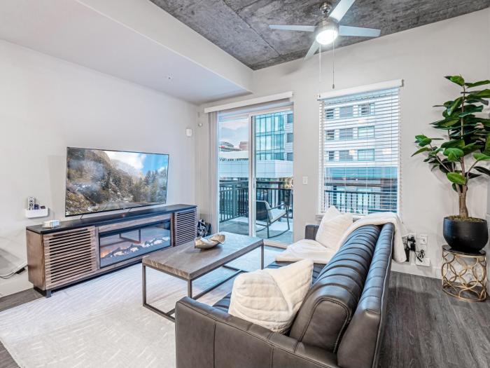 Designer - by Convention Center Pool, HTub, 24-7 Gym