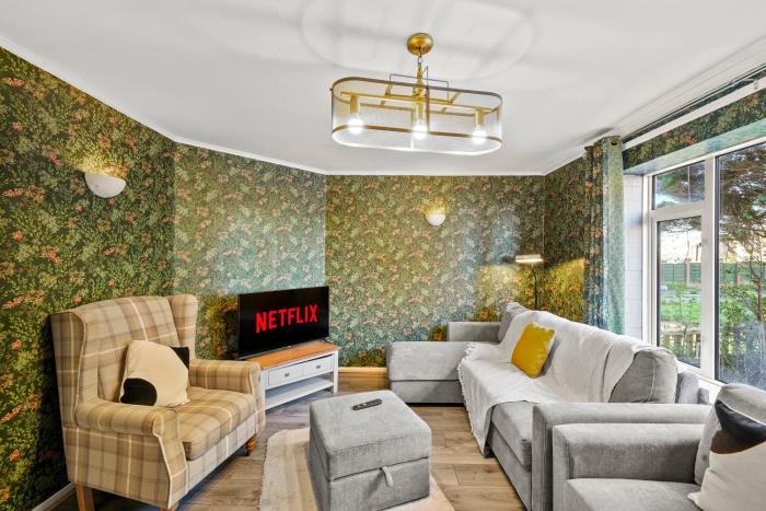 5 bedroom House for Contractors,Workers,Relocation,Insurance,Free Parking, Cottesloe