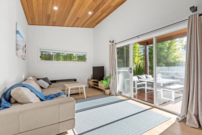 Bamboo Hideaway - 4 Mins Walk to the Beach