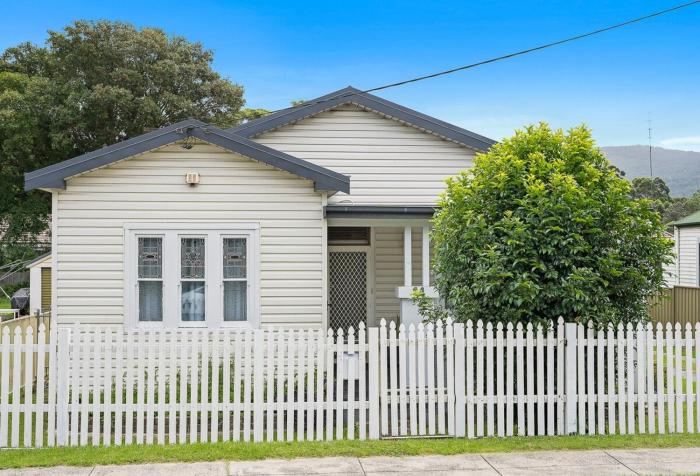 Stylish House 8mins walk to Figtree Grove
