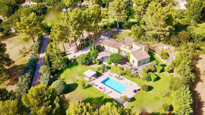 AgarrusRentals Villa 4 bedrooms for 8 People with Heated Pool 4km from Aix Center, Agarrus Aix