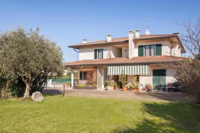 Casa Azzurra-comodo appartamento in villa