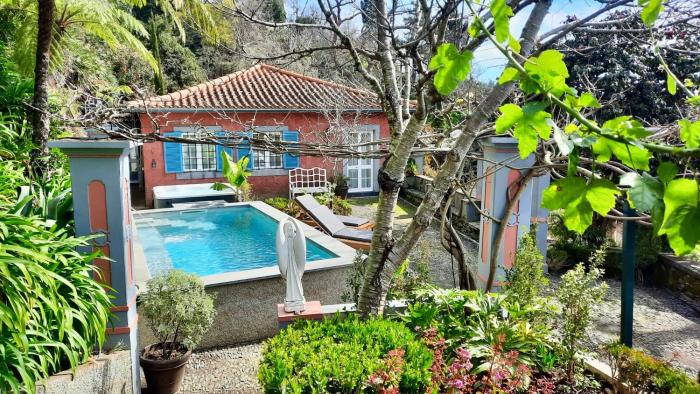 Quinta Belmonte with Private Heated Pool in Funchal