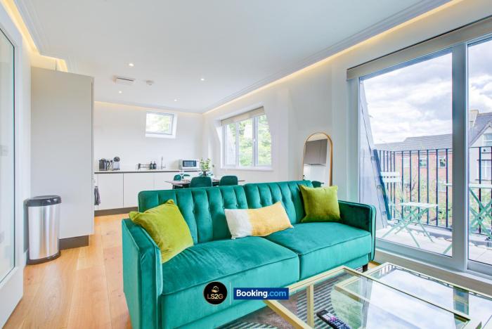 2-Bed Apartment with Balcony in Acton, by LS2G Stays