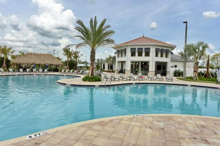 3120 BRAND NEW stunning apartment
