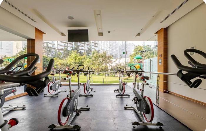 Luxury apart with amazing pool, gym, sauna, wifi