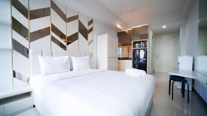 Comfy Studio (No Kitchen) Apartment at Benson Supermall Mansion By Travelio