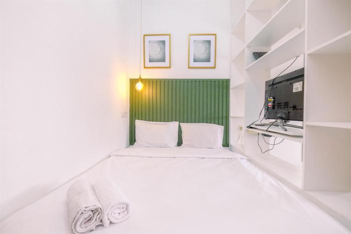 Cozy Living Studio Room Royal Sentul Park Apartment By Travelio