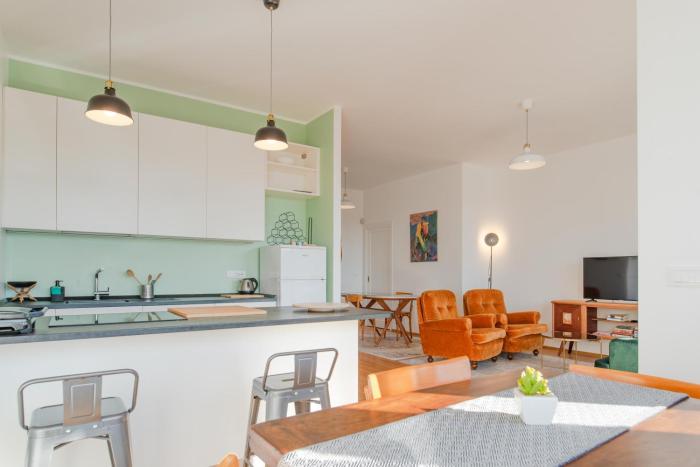 Casa Leonardo - Luminosa Casa Studio con Parcheggio Interno - Molinette