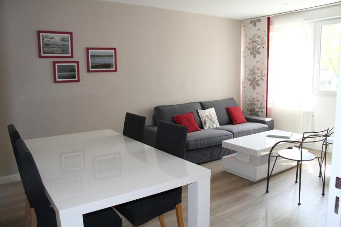 Fromentin - Parking - calme - proche port