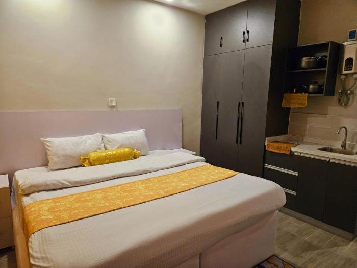 Ideal Homes, Studio apartment-B