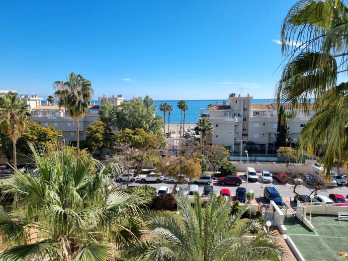 Luxury 2 bedrooms Apartment in La Carihuela Torremolinos 20 meters in from of beach