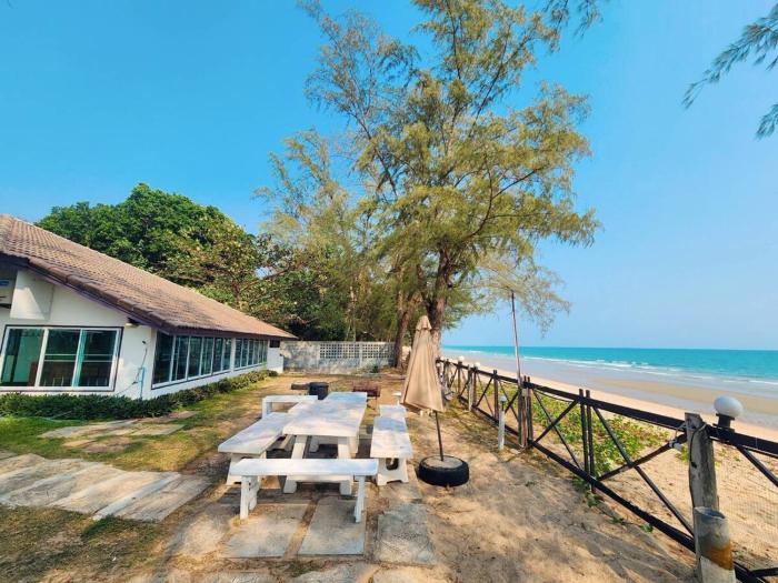 Rimhad Villa 4BR Maepim beachfront-Rayong