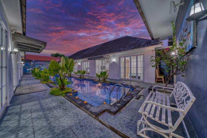 2 Bed modern Apartment with big pool