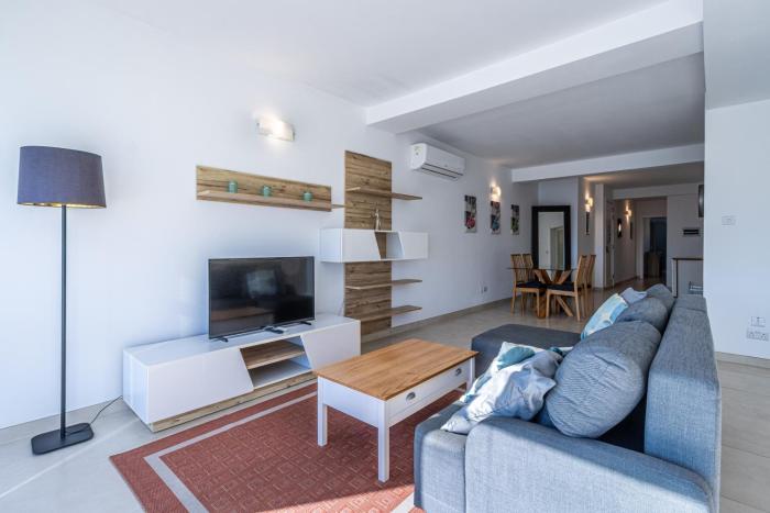 Bright and modern apartment