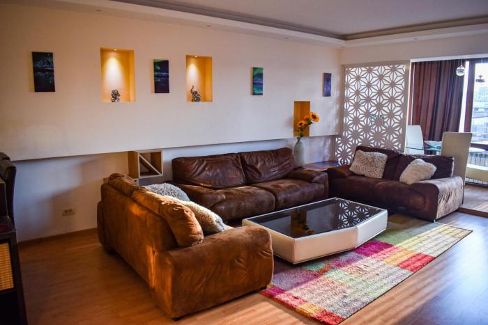 EXECUTIVE Flat Two Rooms by CHR Luxury Property