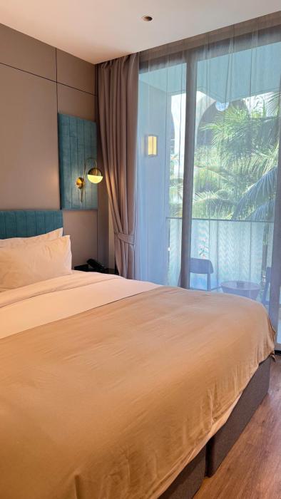 La Green Hotel and Residence