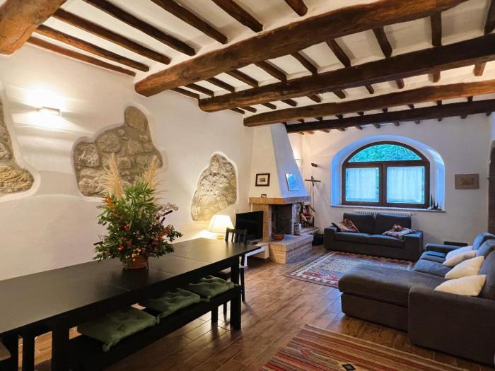 Casa per 9 con giardino vicino al Monte Amiata e alla Val dOrcia