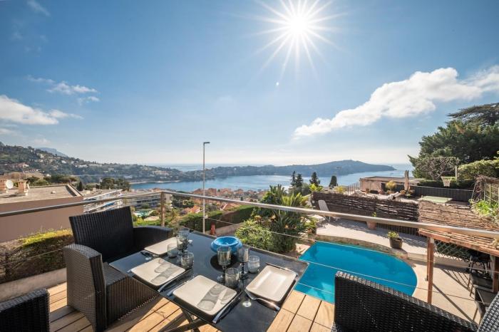 Bas de villa plus piscine Vue époustouflante