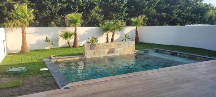 Halte Provence - 2 chambres - Piscine - Salle de bain privée - Parking gratuit