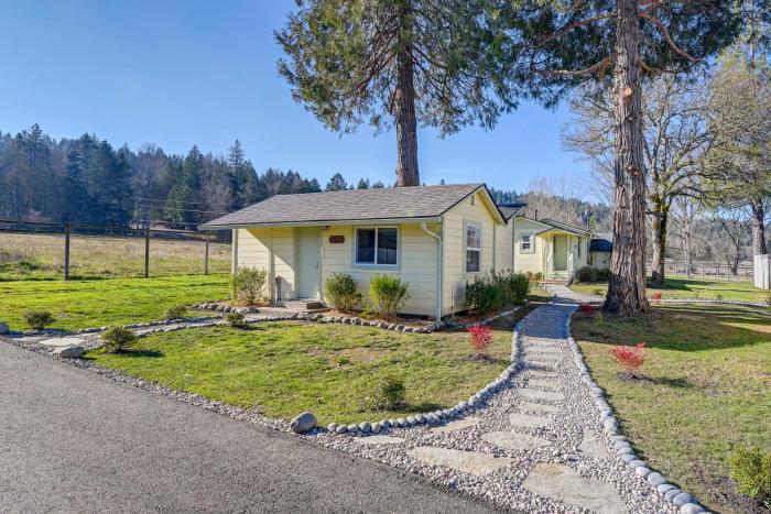 Near Rivers and Trails Cabin in Rural Grants Pass