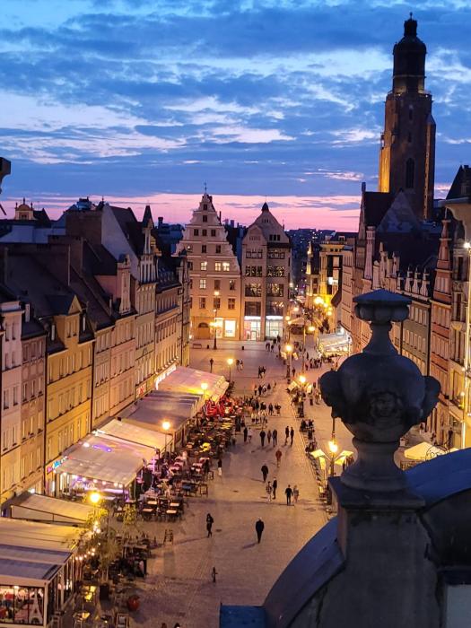 Golden Rooftop Apartment-OldTown