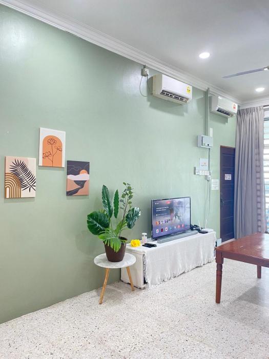 8 pax KakaHomestay Tmn Petani Jaya