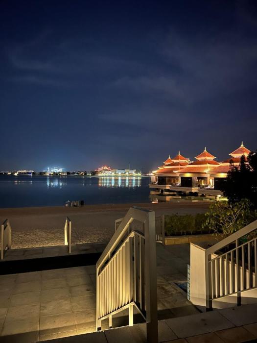 Luxurious Home by the beach in the Palm Jumeirah