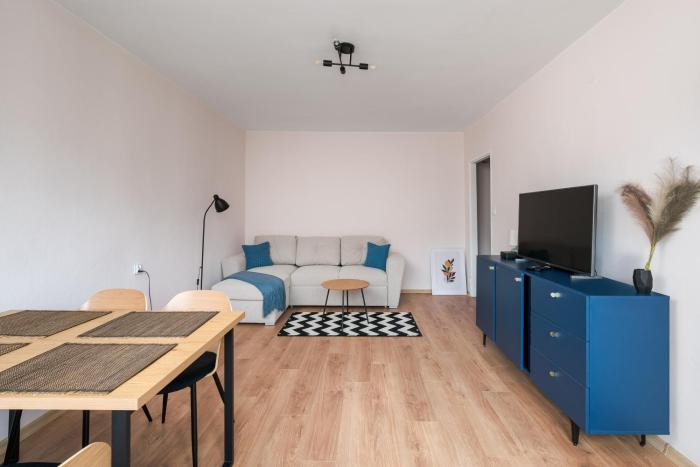 Solec Royal Blue Studio by BookingHost