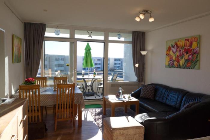 Inselblume 74 - Ferienwohnung mit Balkon am Yachthafen