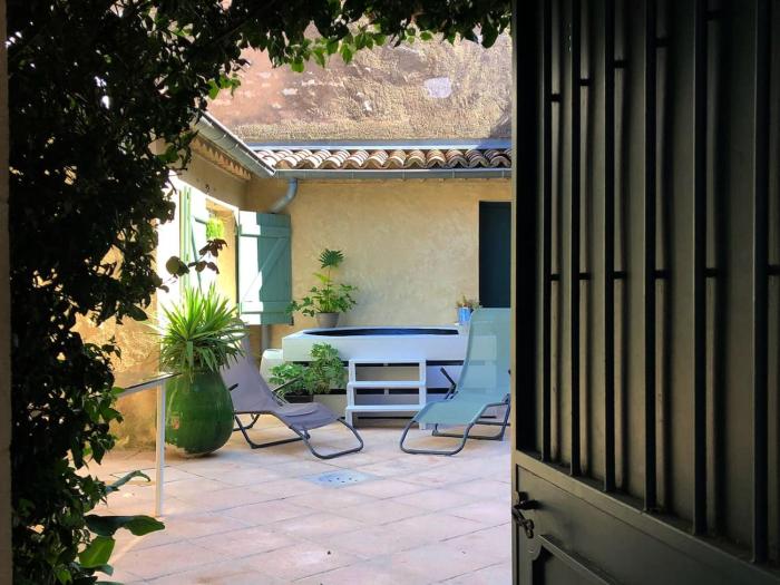 Chambre en centre ville avec jacuzzi