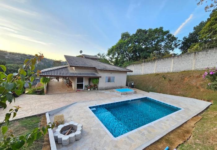 Chácara Piscina, Campo e Fogueira em Atibaia