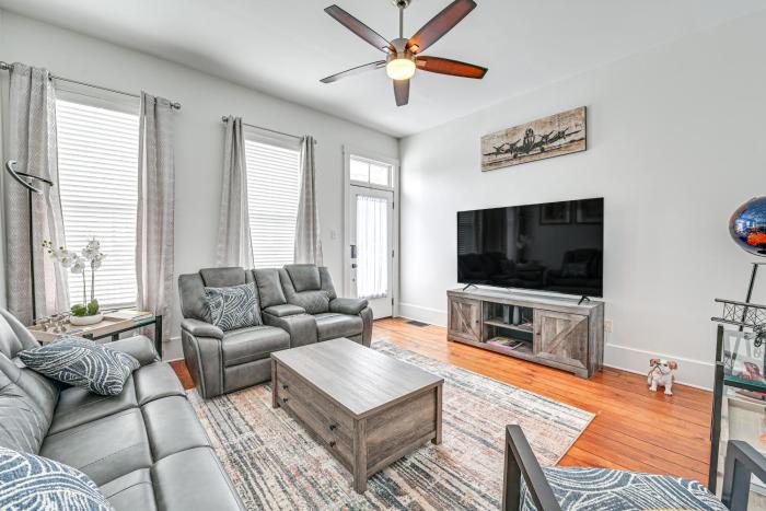 Family-Friendly Louisville Gem Prime Location!