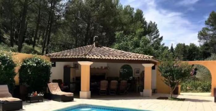 LES RESTANQUES Villa avec piscine