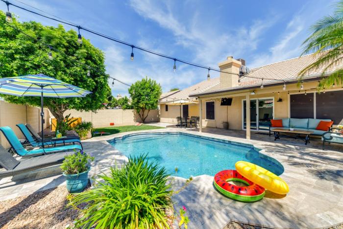 Relax Poolside and Golf Family Gem in North Phoenix