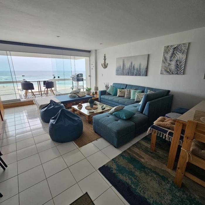 Departamento amplio en punta hermosa frente al mar