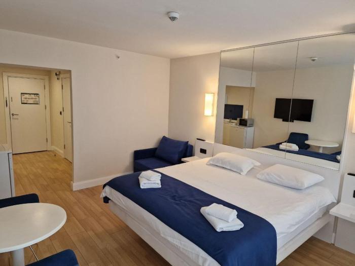 Orby City Seafront Luxury Stay