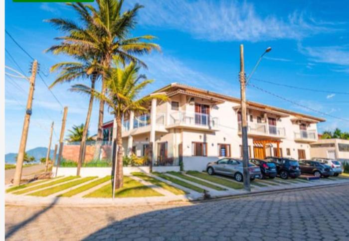 Mar Egeu Arte & Pouso