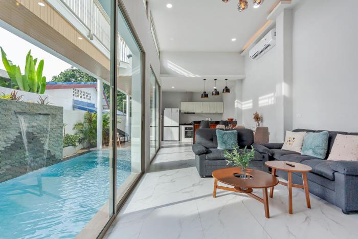 Classic Modern Pool Villas Rawai 3BR