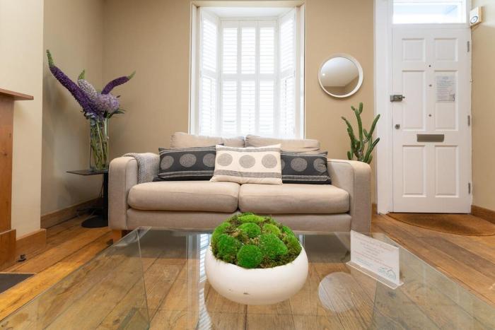 Host & Stay - Blue Hues on Over Street