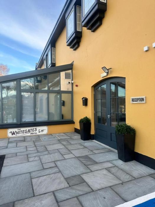 Whitegates Hotel
