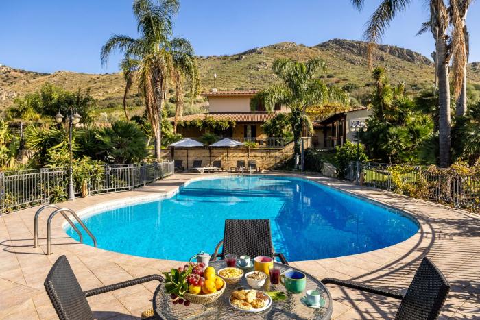 Villa Zagara Swimming Pool and Seaview