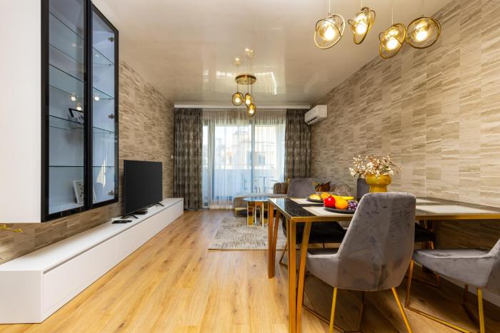 Two-Bedroom Apartments with Free Private Parking and 6min to Center