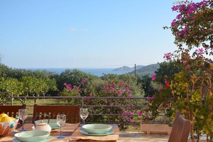 Villa Miquela Charming Traditional Sea View House