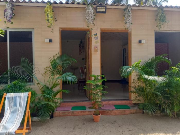 Holiday Tourisms Group of Homestay Rooms Scuba Diving Boating Watersports-Tarkarli-Devbag Beach