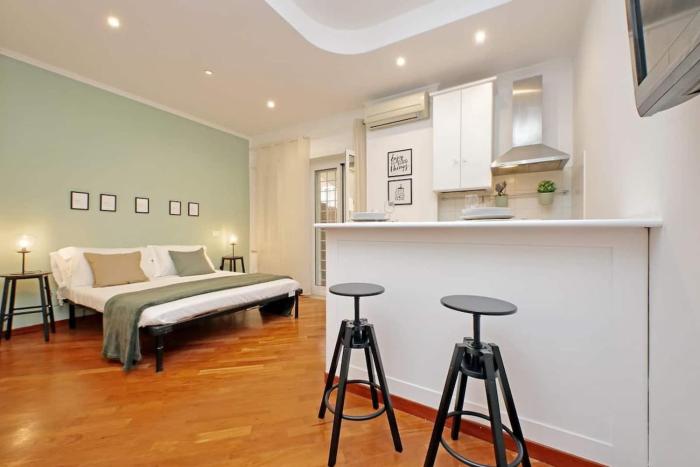 La Dolce Vita - Vatican Studio with Large Terrace